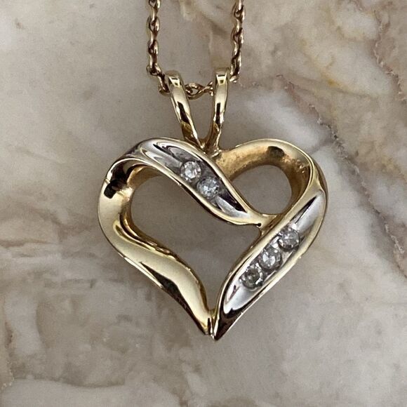 10K Yellow Gold & Diamonds Heart Pendant & 18” 10K Yellow Gold Fancy Cut Chain - Picture 4 of 11